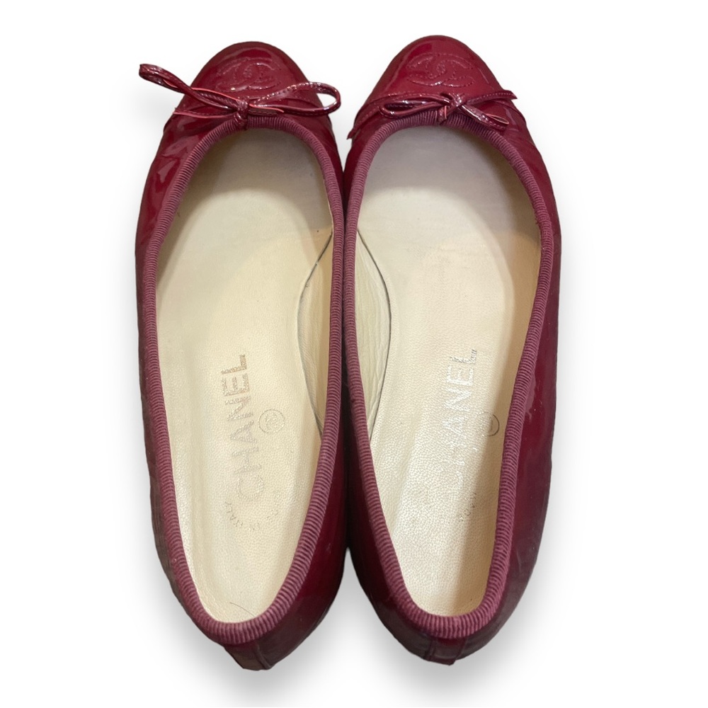 CHANEL Authentic Burgundy Flats with Bow Detail - Picture 6 of 11